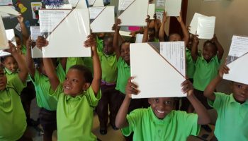 Children at Nokuphila with Winsens art canvases
