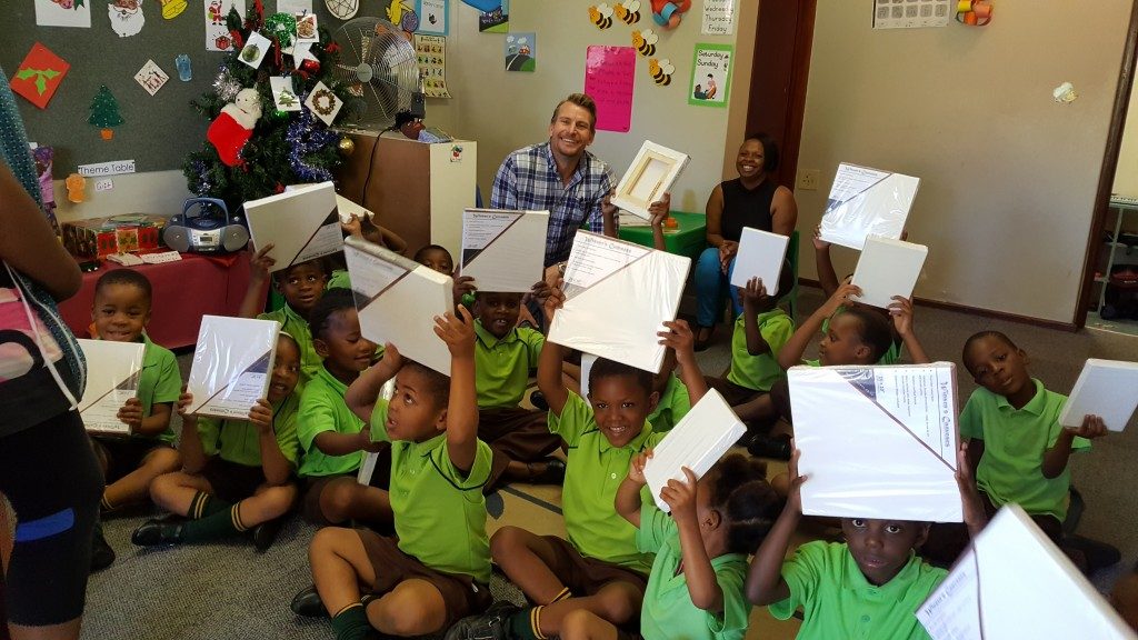 Winsens donates art canvases to Nokuphila Preschool